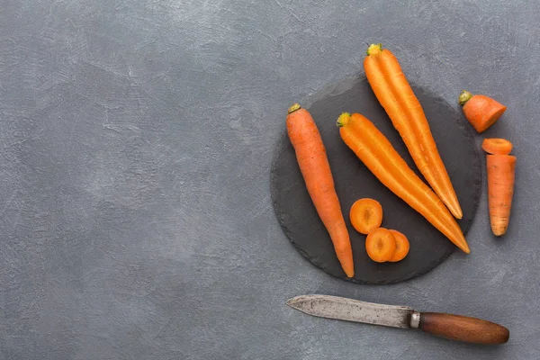 Rustik kayrak taş plaka ile havuç, kopya alanı