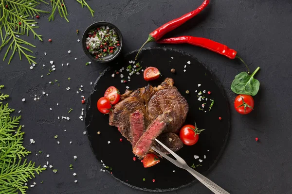 Karanlık plaka, üstten görünüm üzerinde nadir kaburga eti.