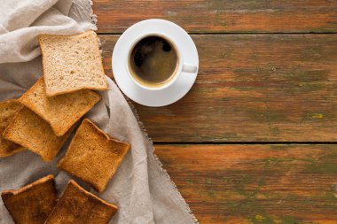 Kahvaltı arka plan, tost ve kahve rustik ahşap, en iyi görünüm