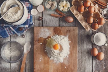 Yemek pişirme, yumurta ve un için malzemeler