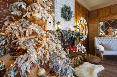 Rahat Noel iç çam ağacı ve şömine