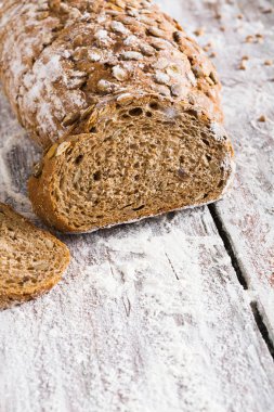Fırın kavramı. Dilimlenmiş çavdar ekmeği arka plan bol