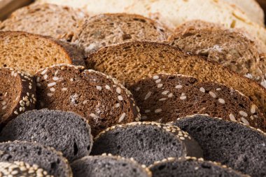 Fırın kavramı. Dilimlenmiş ekmek arka plan bol