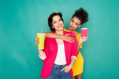 Azur studio arka plan eğlenceli sahip iki kız arkadaşım