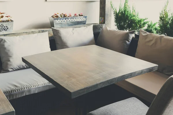 Intérieur confortable en bois du restaurant, espace de copie — Photo