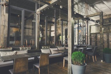 Rahat Restoran, loft tarzı iç