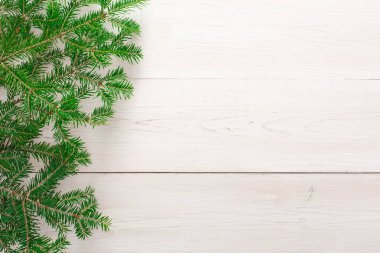 Noel ağacı dalları arka planda