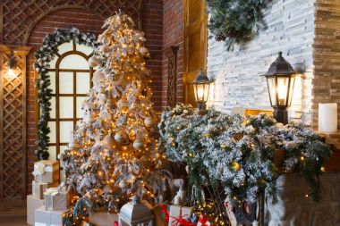 Rahat Noel iç çam ağacı ve şömine