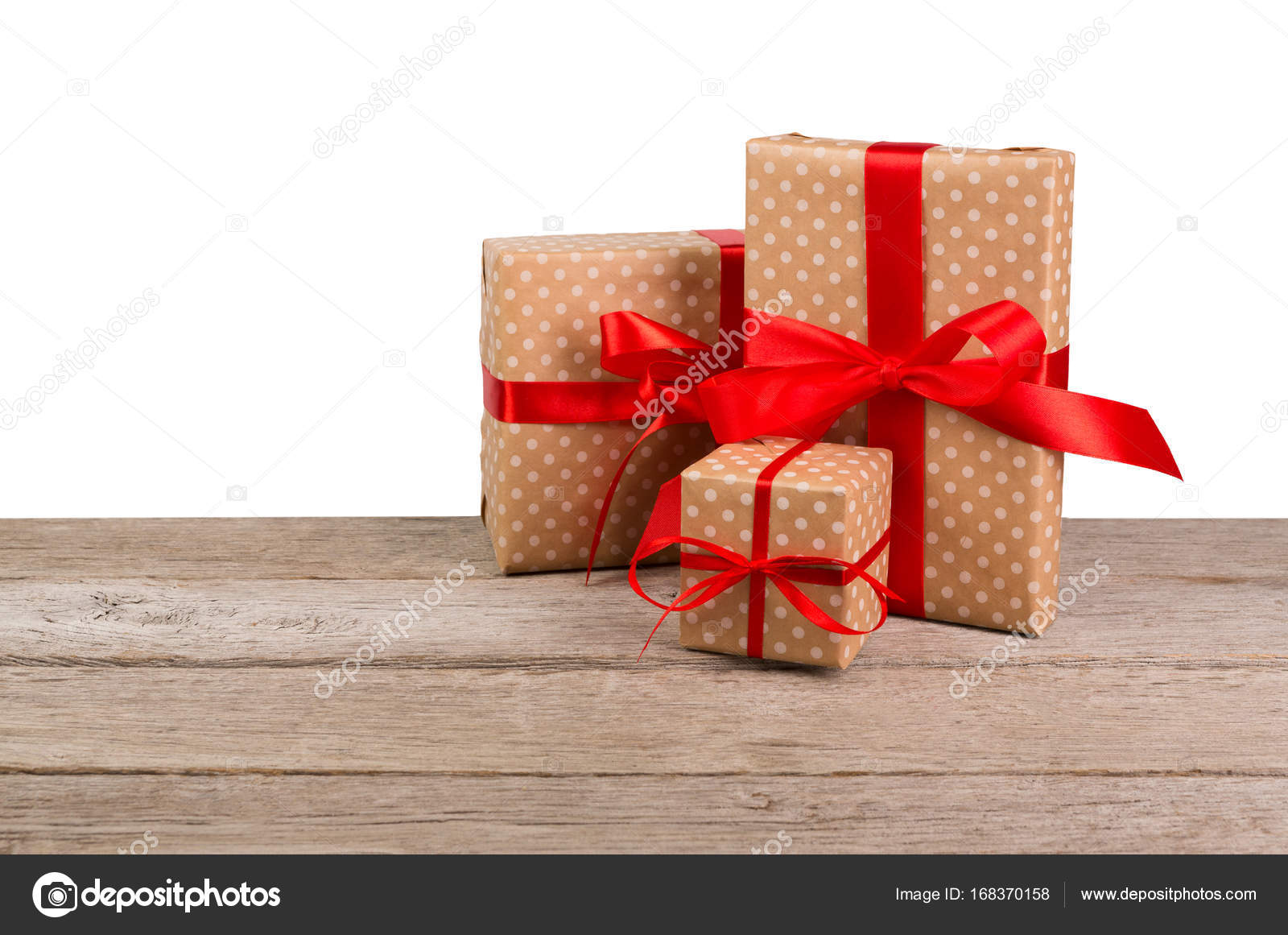 Coffrets Cadeaux Anniversaire De Vacances En Papier D Emballage Sur Fond Blanc Image Libre De Droit Par Milkos C Coffrets Cadeaux Anniversaire De Vacances En Papier D Emballage Sur Fond Blanc Image Libre De Droit Par Milkos C