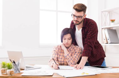 Bina tartışırken iki ciddi Mimarlar planı