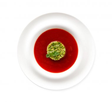 İzole avokado ile soğuk domates çorbası gaspaço