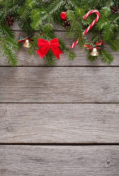 Decoração de Natal, ornamentos e grinalda quadro fundo — Fotografia de Stock