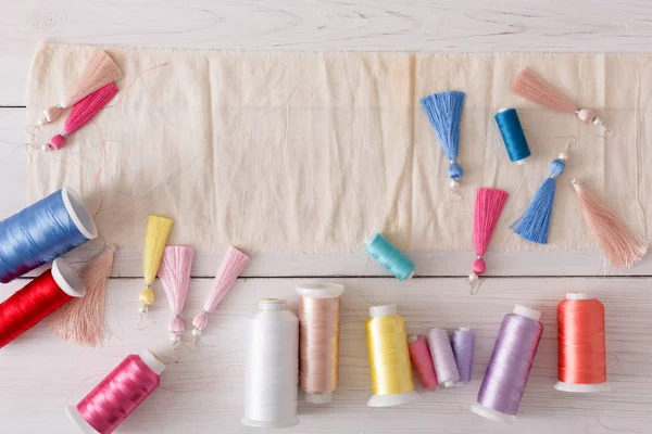 Renkli Püskül küpe çeşitler