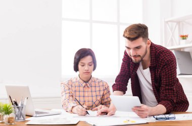 Bina tartışırken iki ciddi Mimarlar planı