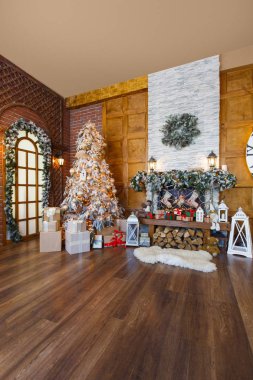 Rahat Noel iç çam ağacı ve şömine