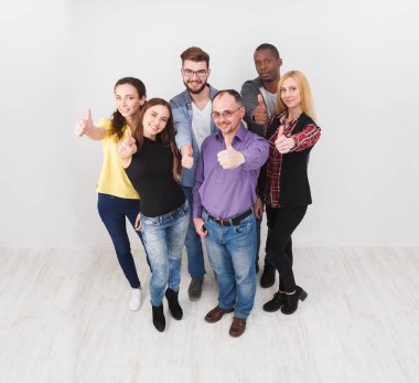 Başarılı takım kavramı. Kendine güvenen iş adamları