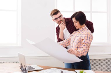 Bina tartışırken iki ciddi Mimarlar planı