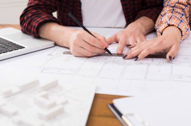 Tanınmayan Mimarlar yapı planı tartışıyor