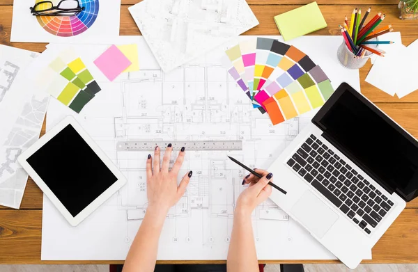 İç mimar paleti üstten görünüm ile çalışma