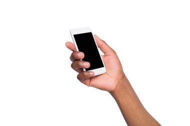 Siyah el smartphone izole beyaz arka plan üzerinde tutarak