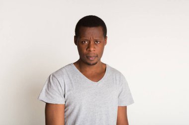 Yüz ifadesi, duygular, siyah adam karıştı