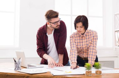 Bina tartışırken iki ciddi Mimarlar planı