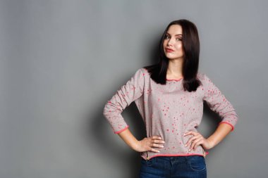 Mutlu yüz ifadesi, atış studio kadınla