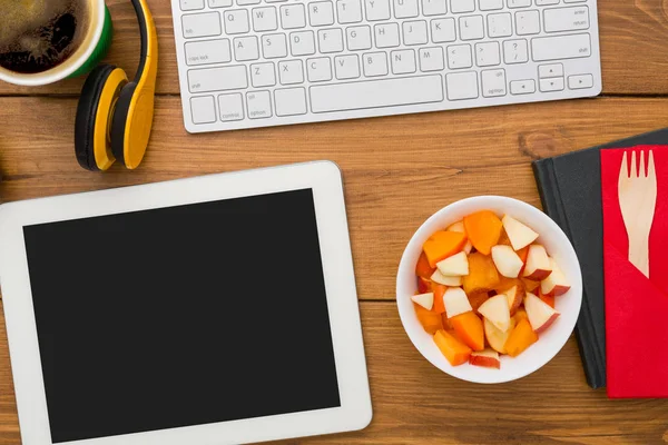 Healthy food - vegetable and meat snack at workplace — Stock Photo, Image