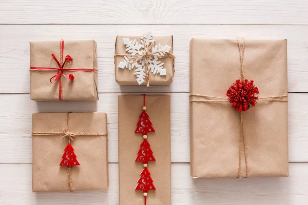 Noel hediyeler ve presents Kraft kağıt, üst arka plan görüntüleme