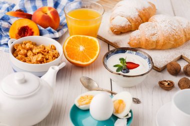 Geleneksel Fransız kahvaltı arka plan kopya alanı