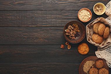 Yulaf ezmeli kurabiye ve ev yapımı hamur işleri arka plan için fırın malzemeleri