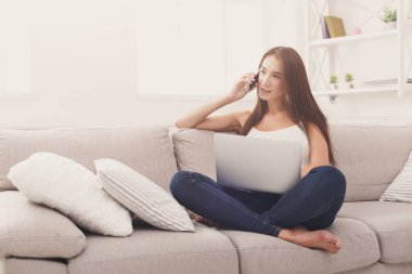 Evde çalışan güzel serbest meslek