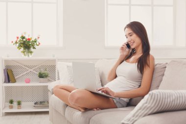 Evde çalışan güzel serbest meslek