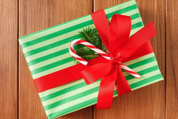 Tatlı bir şekilde dekore edilmiş mevcut kutusunun