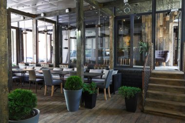 Rahat Restoran, loft tarzı iç