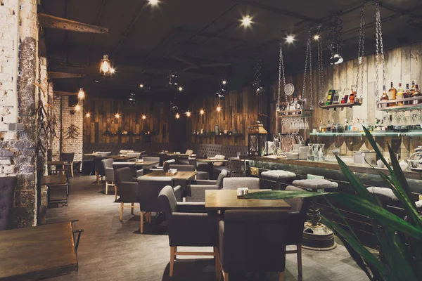 Rahat Restoran, loft tarzı iç