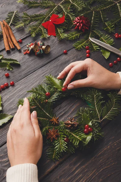 Prepare for xmas, creative craft wreath. Making christmas wreath symbols — Stock Photo, Image