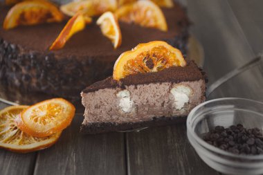 Çikolatalı kek krem ve profiterol