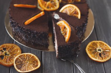 Çikolatalı kek krem ve profiterol