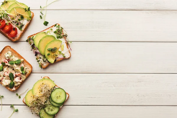 Sağlıklı vejetaryen sandviç çeşitli — Stok fotoğraf