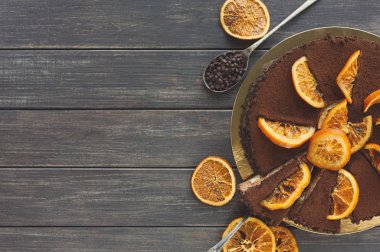 Çikolatalı kek krem ve profiterol