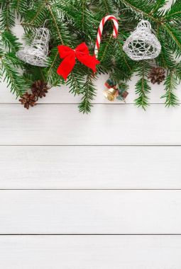 Noel dekorasyon, süs eşyaları ve çelenk çerçeve arka plan