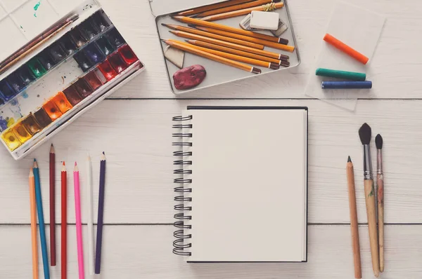 Çizim araçları, kırtasiye, işyeri sanatçı