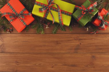 Renkli Noel mevcut kutulara için ahşap arka plan