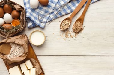 Yulaf ezmeli kurabiye ve ev yapımı hamur işleri arka plan için fırın malzemeleri