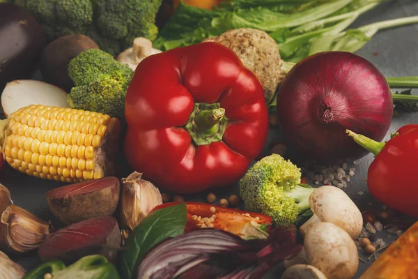 Légumes frais lumineux fond — Photo