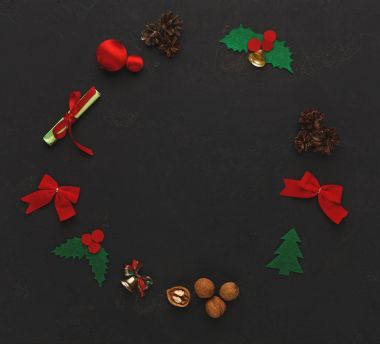 Noel dekorasyon çerçeve siyah arka plan üzerine