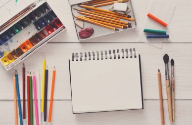 Çizim araçları, kırtasiye, işyeri sanatçı