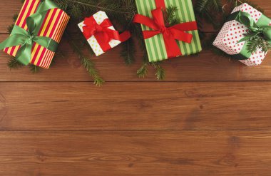 Renkli Noel mevcut kutulara için ahşap arka plan