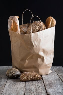 pişmiş mallar paketlenmiş bir kağıt torba çeşitleri